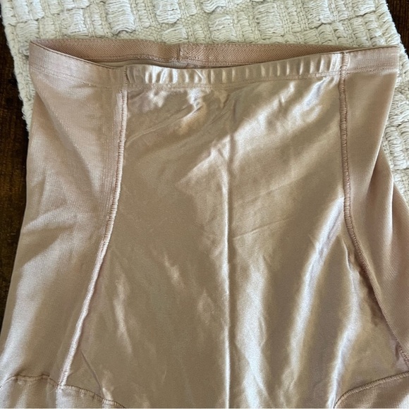 Naomi & Nicole Shapewear Shorts Size 2X - Picture 3 of 9